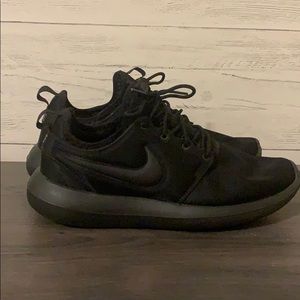 Nike Roshe Two Triple Black